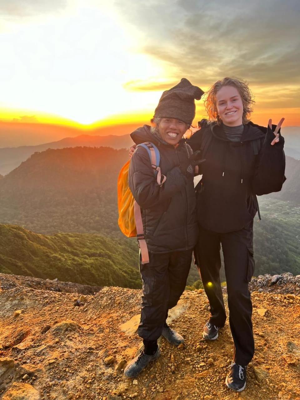 Smiley'S Homestay Berastagi Bagian luar foto