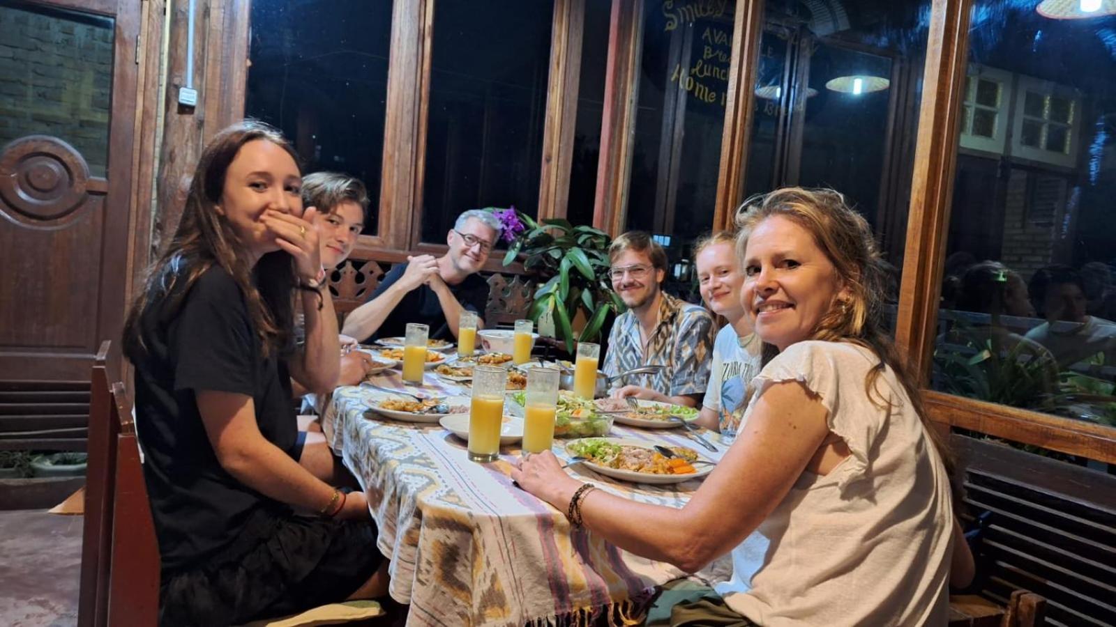 Smiley'S Homestay Berastagi Bagian luar foto