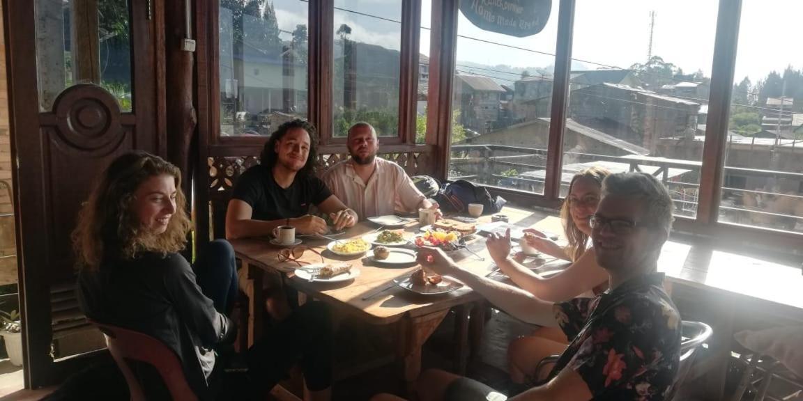Smiley'S Homestay Berastagi Bagian luar foto