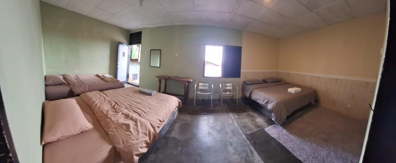 Smiley'S Homestay Berastagi Ruang foto