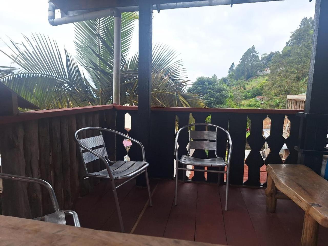 Smiley'S Homestay Berastagi Bagian luar foto